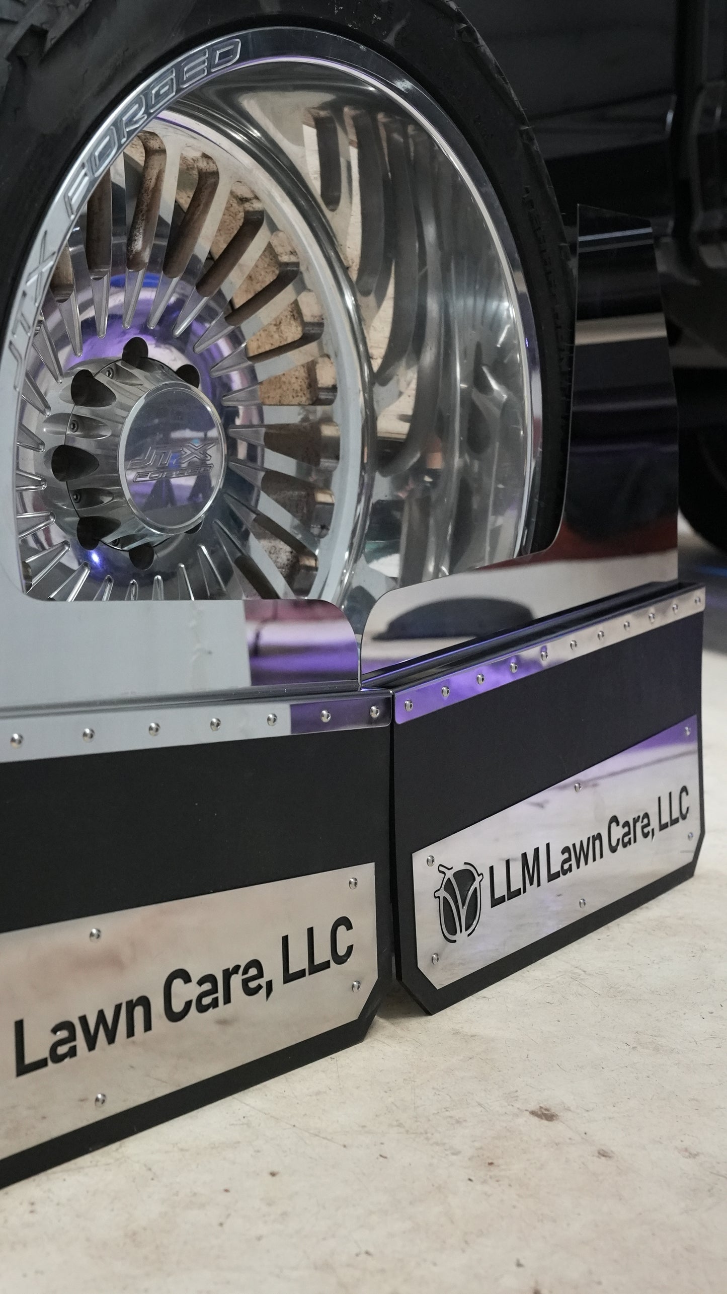 24in Dually Kickback Mudflaps - Rears Only