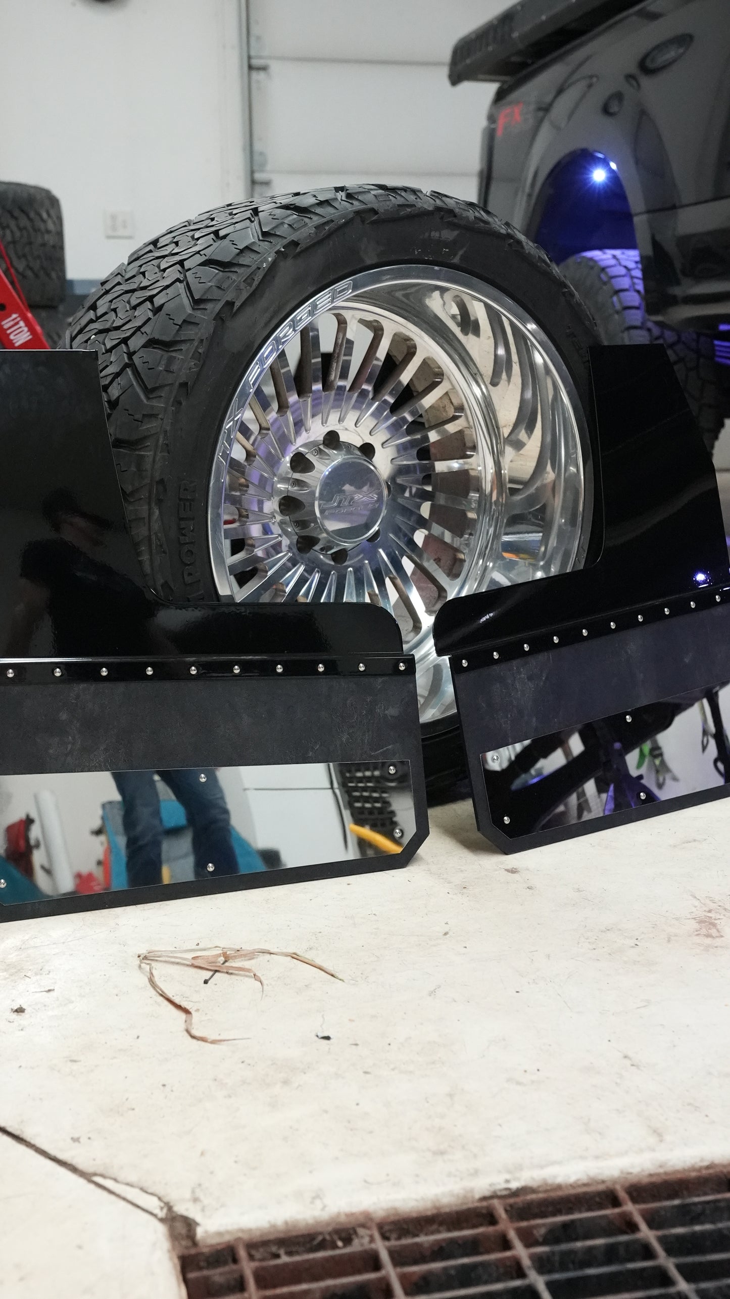 24in Dually Kickback Mudflaps - Full Set